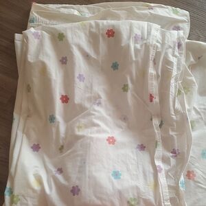 Floral Bed Sheet For A Full Bed